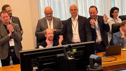 Parteiraum CDU, Spannung aber gelöste Stimmung