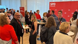 SPD-Raum, Anspannung bei der Stimmauszählung