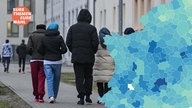 Montage: Menschen gehen über das Gelände einer Zentralen Erstaufnahmeeinrichtung für Asylbewerber, NRW-Karte