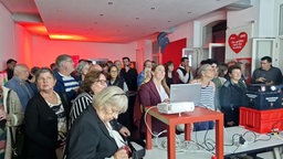 Die SPD in Krefeld verfolgt gebannt die Wahlergebnisse.
