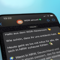 Smartphone mit Whatsapp Kanal WDR aktuell