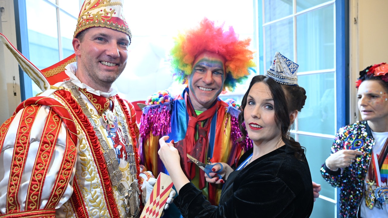 Prinz Markus, Bürgermeister Stephan Keller und Prinzessin Venezia im Rathaus in Düsseldorf 