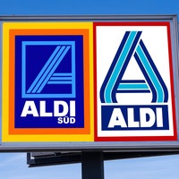 Schilder von Aldi Nord und Aldi Süd