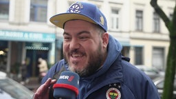 Ceyhan Kumlar im Gespräch mit dem WDR.
