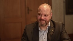 Aachens Oberbürgermeister Michael Ziemons im Gespräch mit dem WDR.