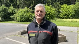 Portrait von Gerd Krämer im Grünen