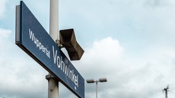 Bahnhofschild Wuppertal Vohwinkel.