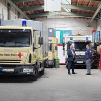 das innere der Lagerhalle des Deutschen Roten Kreuzes