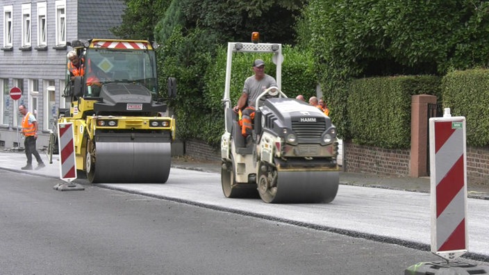 Bauarbeiten an der Straßenoberfläche