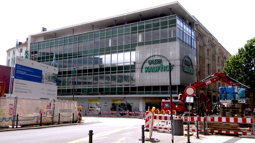 Das Kaufhof-Gebäude am Neumarkt in Wuppertal