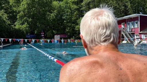 An einigen Freibädern mangelt es an Rettungsschwimmern