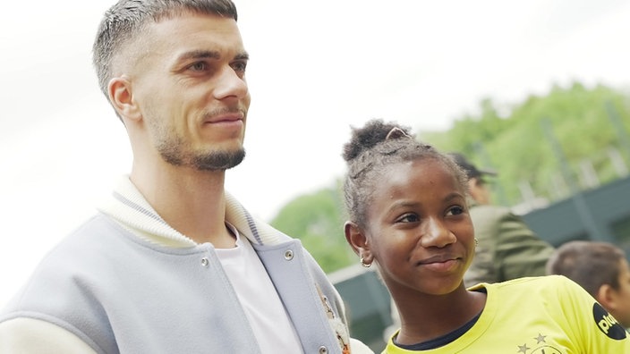 Ex-Bundesligaspieler Erik Thommy kam bei den Kindern gut an.