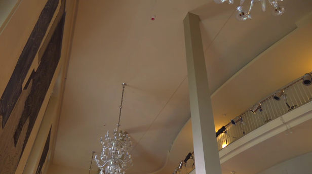 Provisorische Säule im Foyer der Oper Düsseldorf