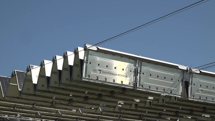Das Solarfaltdach im Klärwerk-Süd in Düsseldorf