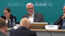 Garrelt Duin, Regionaldirektor des RVR, spricht vor im Planungsausschuss des Ruhrplaments