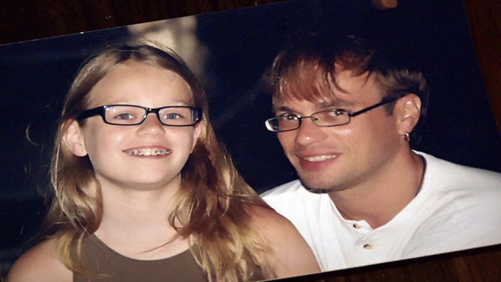 Ein Foto aus glücklichen Zeiten - Ylvi mit ihrem Vater 