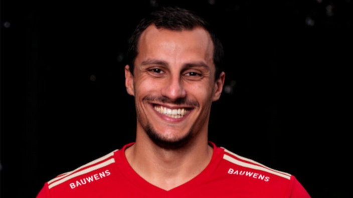 Timur Oruz im Trikot von Rot-Weiss Köln 