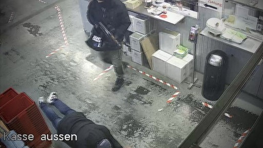 bewaffnete Täter überfallen den Feinkost-Großhandel