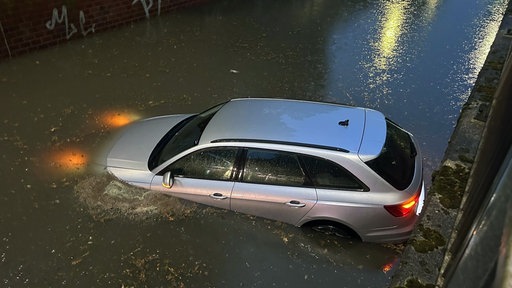 Maurice Kleffners Audi A4 40 tdi, wie er am 4. Mai in den Fluten der Berbomstiege versinkt.