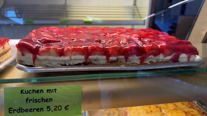 ein Erdbeerkuchen