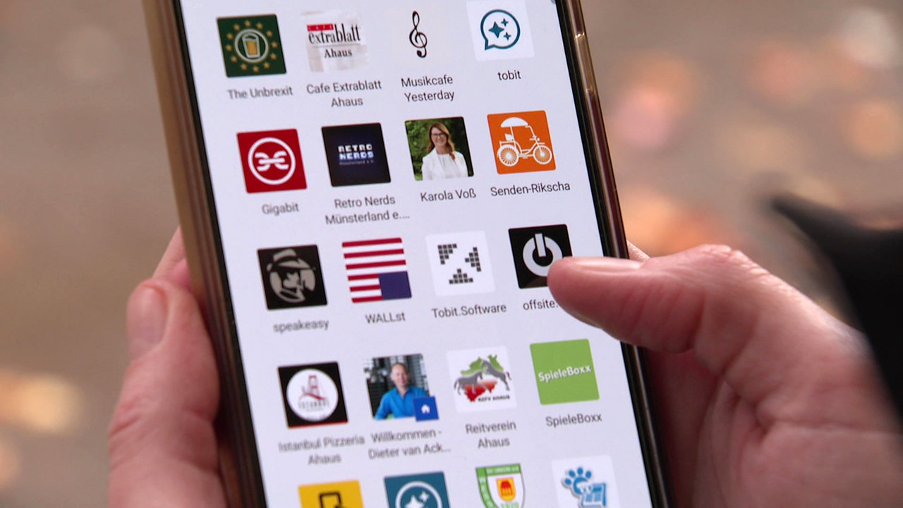 Mehrere Apps auf einem Handybildschirm. 