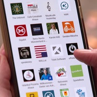 Mehrere Apps auf einem Handybildschirm. 