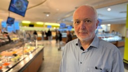 Erhard Wolf in der Mensa