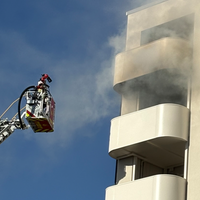 Feuerwehr löscht Brand in Lippstädter Hochhaus