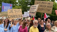 1.200 Menschen demonstrieren in Lippstadt gegen das Abtreibungsverbot