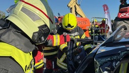 Nahaufnahme der Rettungskräfte, die im Einsatz sind