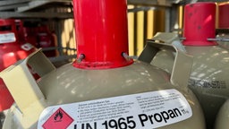 Eine Gasflasche mit Aufschrift