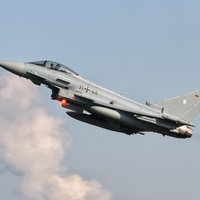 Ein Kampfjet vom Typ Eurofighter startet