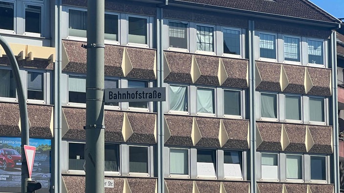 Straßenschild der Bahnhofsstraße