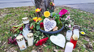 Blumen und Kerzen in Erinnerung an Luise