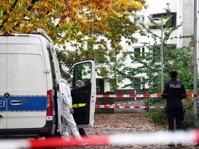 Polizei und Spurensicherung am Einsatzort