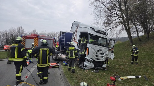 Neheim: Der verunfallte Lkw auf der A46