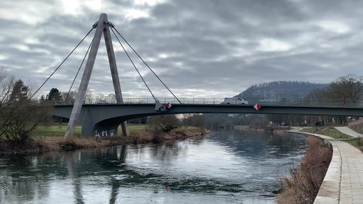 Das Bild zeigt die Weserbrücke in Höxter.