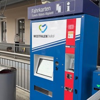 Ein Fahrkartenautomat der Deutschen Bahn. 