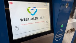 Ein Fahrkartenautomat der Deutschen Bahn. 