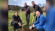 Ministerin Gorißen u.a. Neben Wildbirne