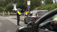 Polizist während der Arbeit