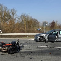Ein schwerer Verkehrsunfall auf einer Bundesstraße. 