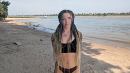 Ksenia Nikitan am Paradiesstrand in Düsseldorf