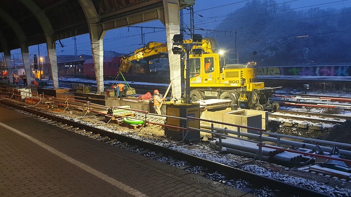 Bauarbeiten im Gleis am Hagener Hauptbahnhof