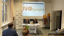 Der BUND Köln präsentiert seine Kritik bei einer Pressekonferenz