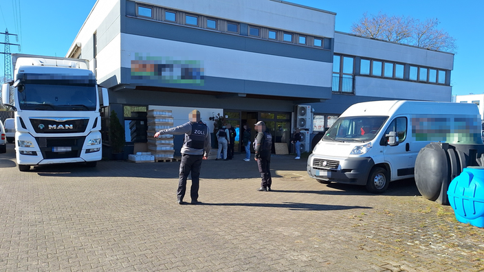 Die Lagerhalle der illegalen Zigarettenproduktion in Düsseldorf