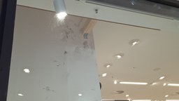 Spuren an Wänden und Decke