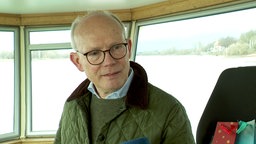 Das Bild zeigt Hajo Schäfer Besitzer und Fährmann auf der letzten Fahrt.