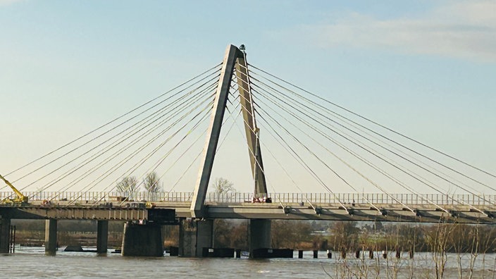 Gelenksteiger Leverkusener Brücke