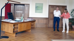 Uwe Schneidewind und Miriam Scherff in Wuppertals Oberbürgermeister-Zimmer